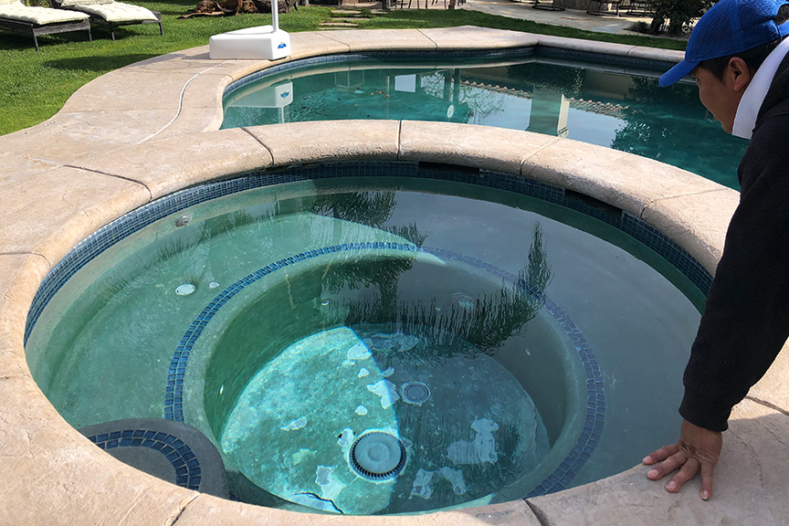 Self Cleaning Pool CalTech Pools 818.436.2953